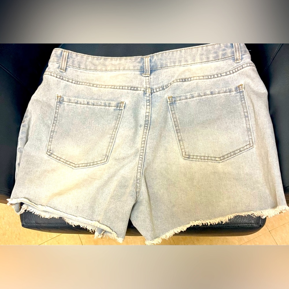No boundaries cut off shorts size 17 - Picture 3 of 3